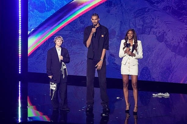 新寵！NBA新轉(zhuǎn)播商NBC將為文班拍紀錄片 目標將其塑造為文化偶像
