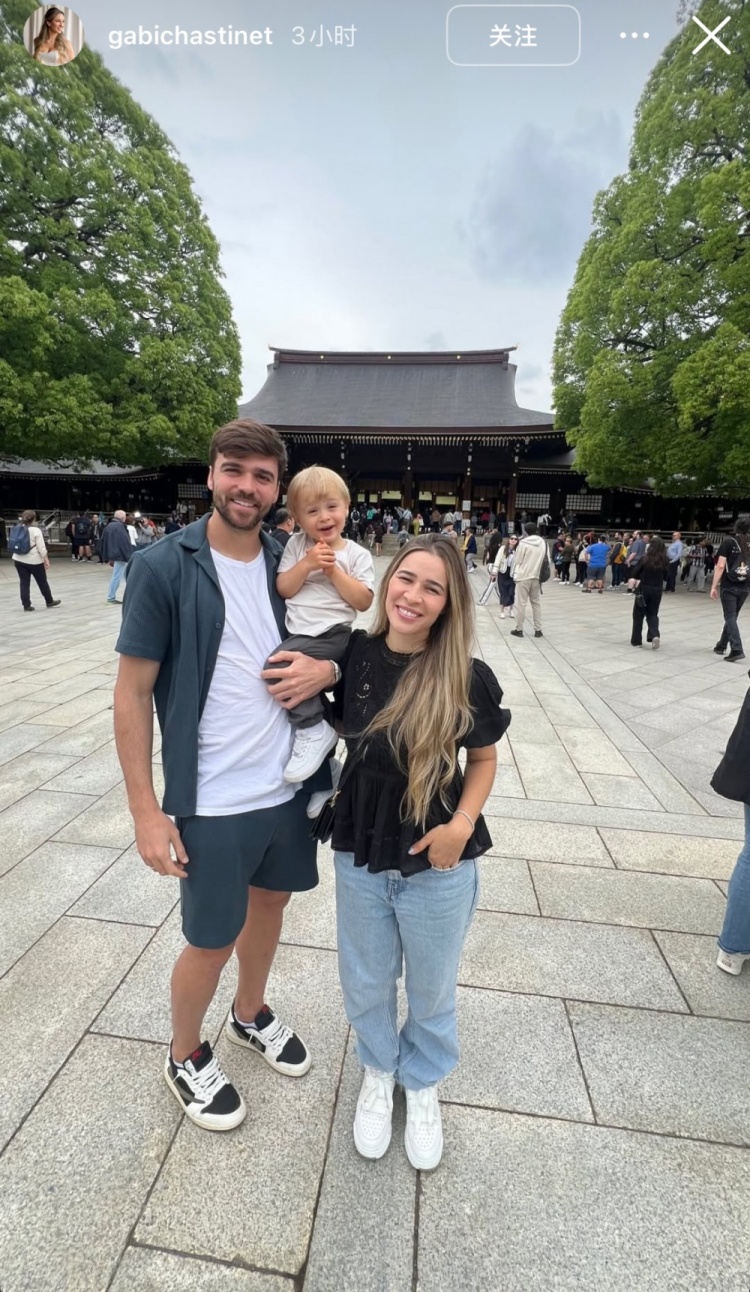 澤卡妻子更新社媒，曬出休賽期一家人在日本明治神宮游覽照
