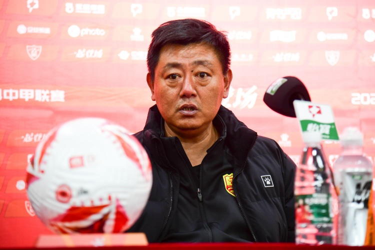 青島媒體：小里瓦爾多缺乏運動戰(zhàn)進球能力，紅獅保級壓力越來越大