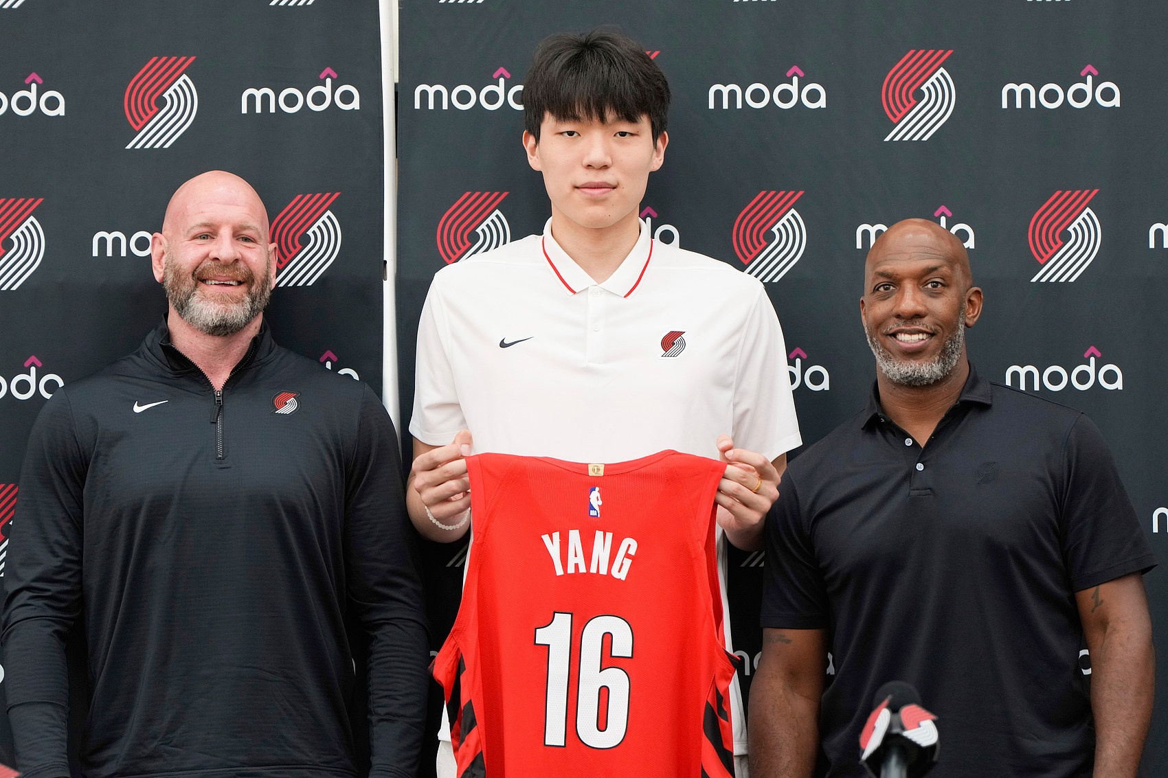 ??如何評價開拓者GM克羅寧雷厲風行的操作？