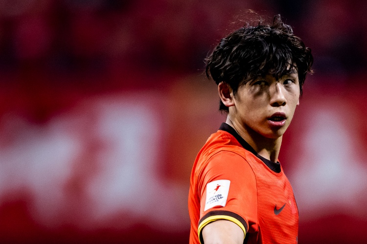 ??國(guó)足全隊(duì)為劉誠(chéng)宇的19歲生日慶祝，蒯紀(jì)聞帶頭唱生日歌