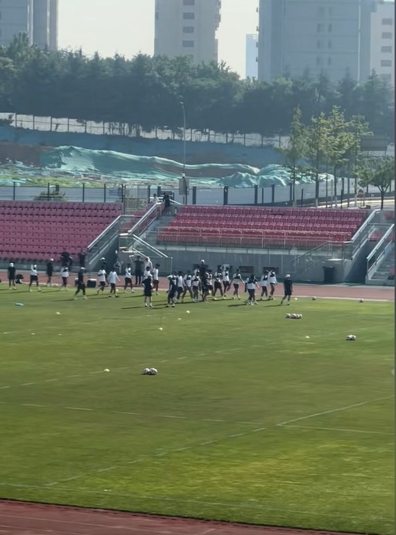 假期結(jié)束！青島西海岸今天重新集結(jié)，進行恢復(fù)訓(xùn)練