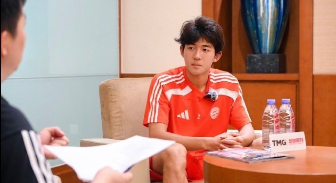 岳博文：入選拜仁世界隊(duì)讓我走出舒適區(qū)，拜仁也是我夢(mèng)想的俱樂部
