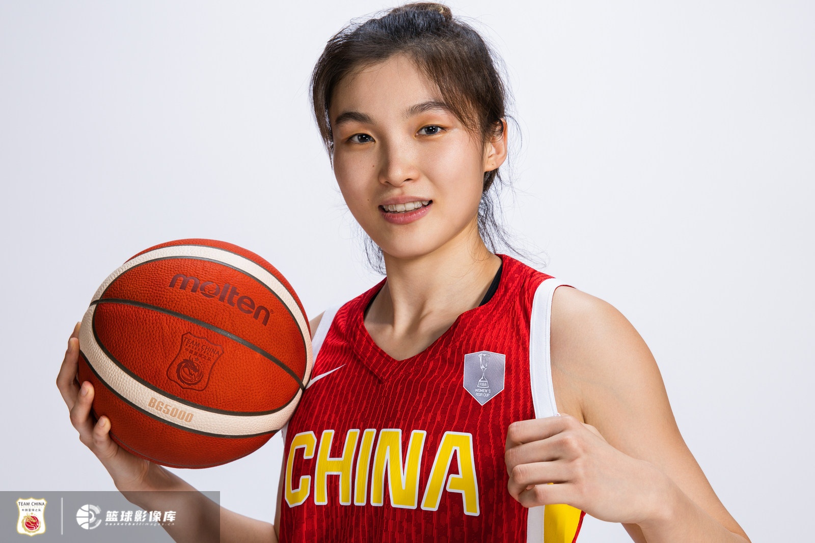 攻防壓制！楊舒予&翟若云飆進(jìn)三分 中國(guó)女籃9-0收官&首節(jié)領(lǐng)先15分