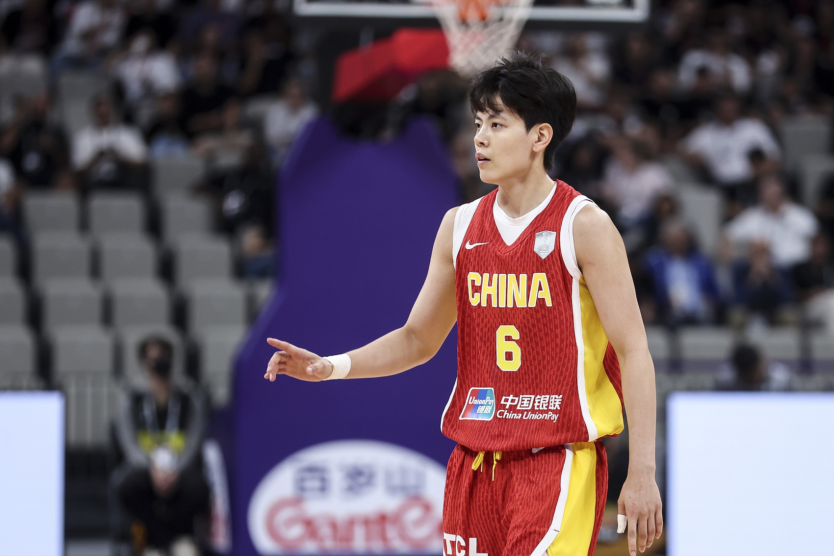 穩(wěn)住！中國女籃半場42-23新西蘭！楊舒予10+3+3 張子宇4分鐘6分