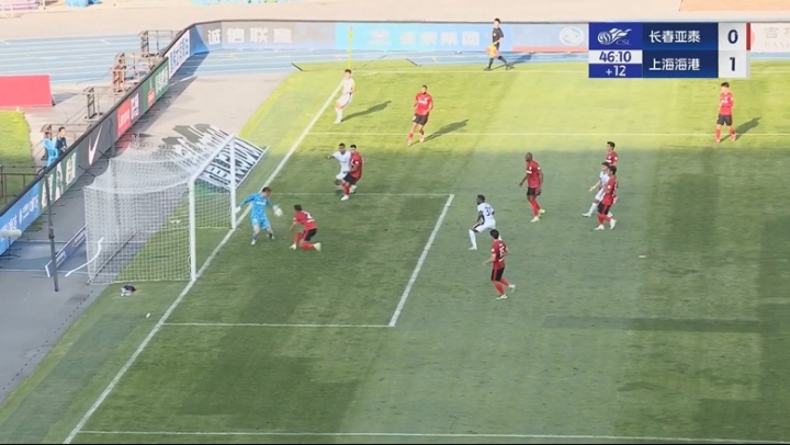 太倒霉了！阿不都海米提門前“二連擊”烏龍，海港1-0領(lǐng)先亞泰！