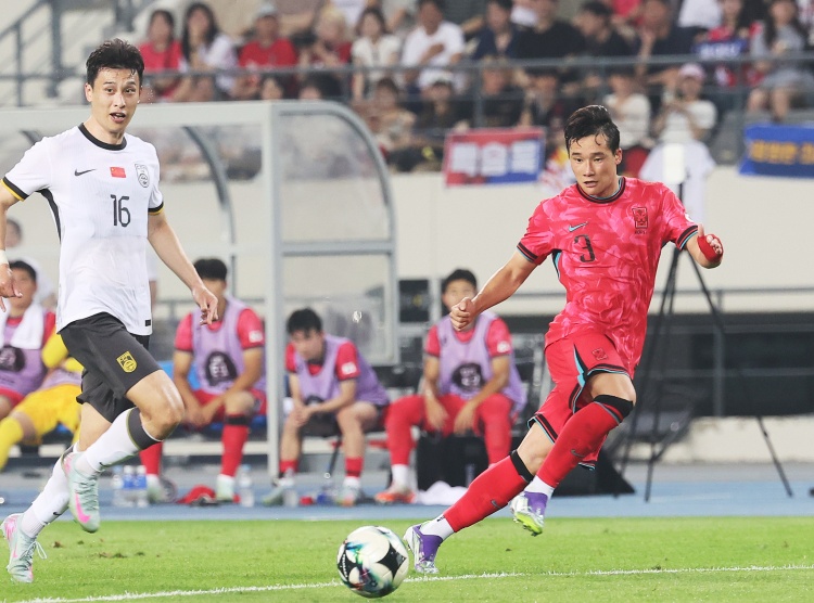 巴頓：踢完日韓再踢中超更從容 對(duì)抗信心大幅提高