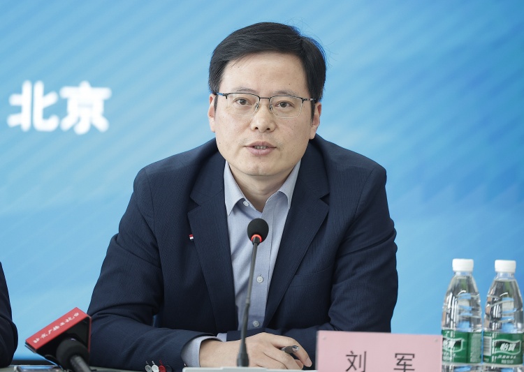 前蘇寧跟隊(duì)談劉軍往事：處事儒雅，曾在集團(tuán)千人大會(huì)上因任航挨批