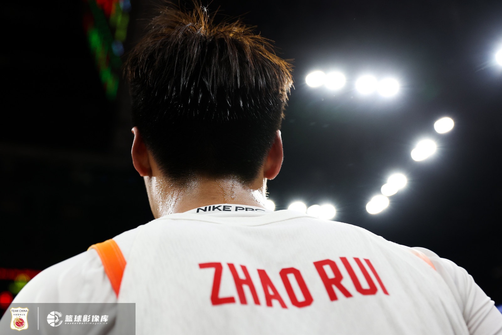 形勢(shì)大好！三節(jié)打完中國(guó)男籃手握15分領(lǐng)先 陣中5人得分上雙