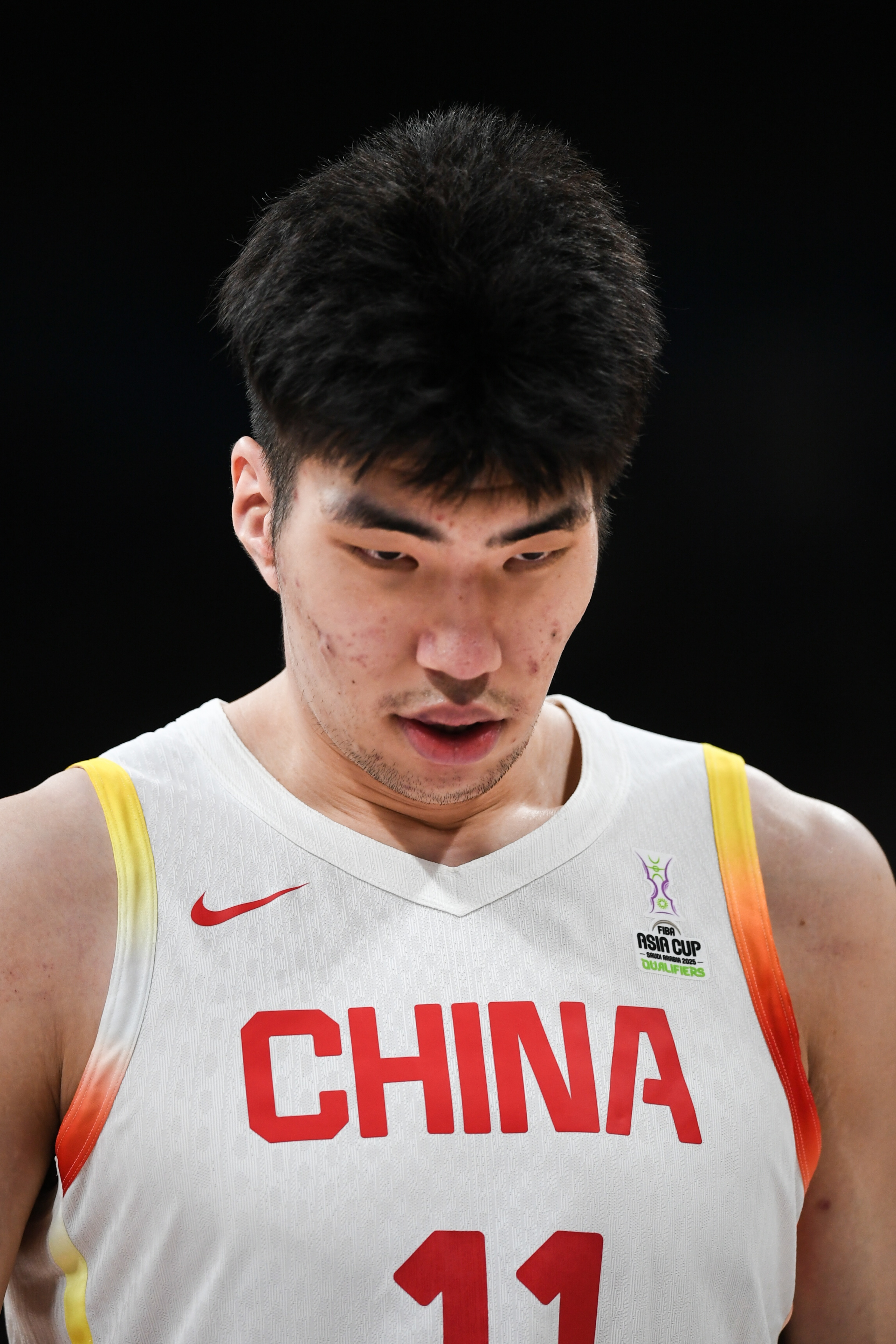 效果不好！余嘉豪半場僅得1分2板 防守移動受限被針對