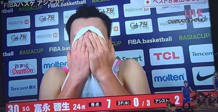 亞洲杯宣稱目標(biāo)奪冠！日本慘敗黎巴嫩無緣8強(qiáng) 富永啟生賽后哭了