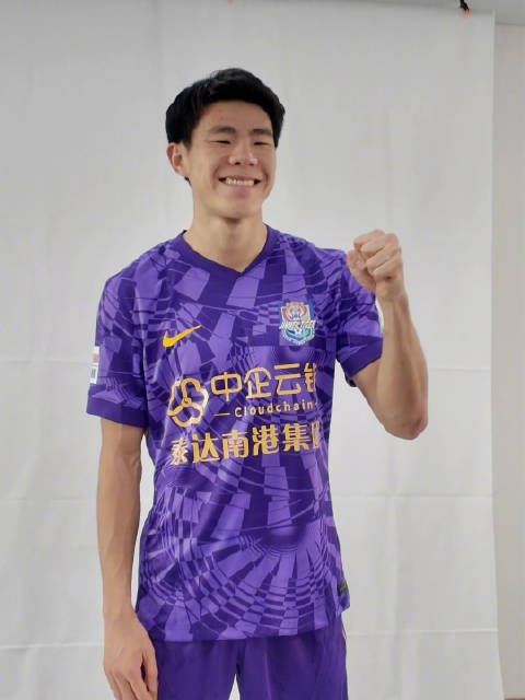 熟悉的戰(zhàn)袍，全新的伙伴！帶著新的印記并肩同行