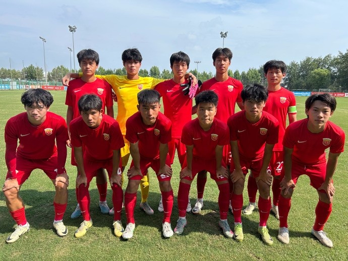 曹嘉樂、安興宇破門，上海海港u17隊(duì)2-0重慶市第一中學(xué)校