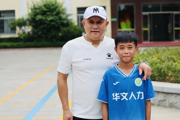 記者：泰安9歲足球小將錢俊澤被魯能泰山足校選中，綜合評(píng)分L5