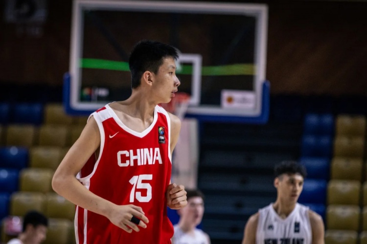 不穩(wěn)定！中國U16男籃全場24罰13中 罰球命中率54.2%