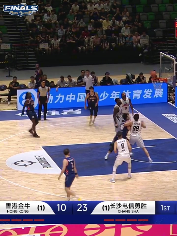 克羅斯頻頻在內線打成 為球隊貢獻出18分6籃板5助攻的亮眼成績！