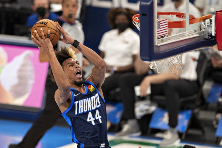 NBA生涯場均2分1.1板！Scotto：灰熊與小查理-布朗達成了簽約協(xié)議